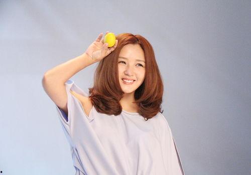 圈内爆料安以轩素颜照,真实肌肤下的美丽